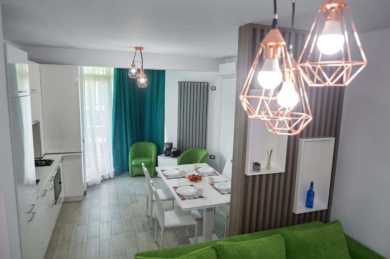 Vibe Apartment- Spa N Pools Beach Resort Năvodari 외부 사진